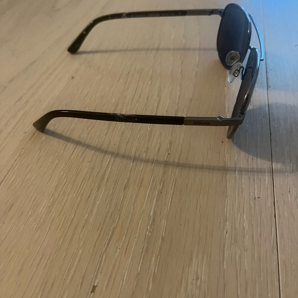 Men's Black glasses.